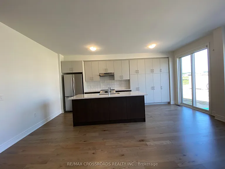 4 Kamper Ave — Photo 12