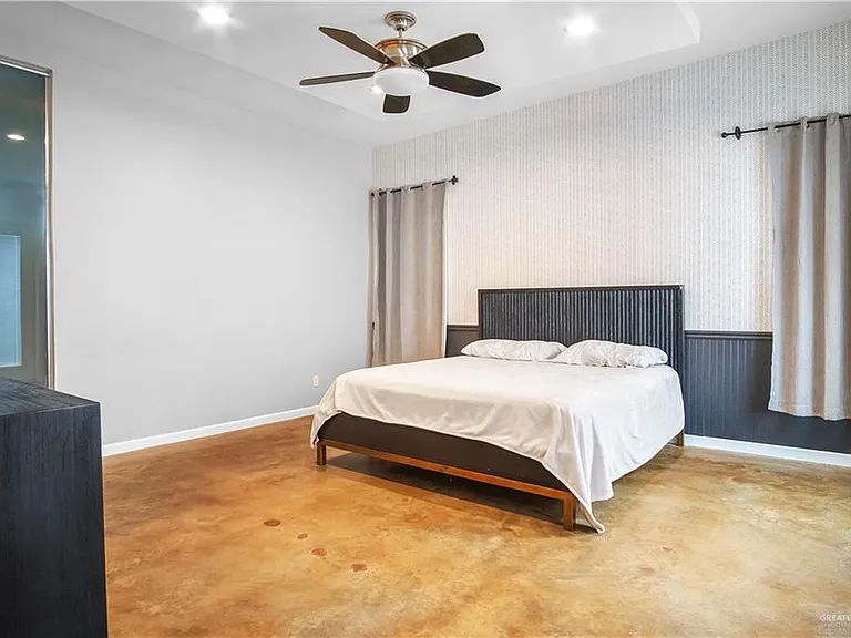 1824 Harvard Ave — Photo 15