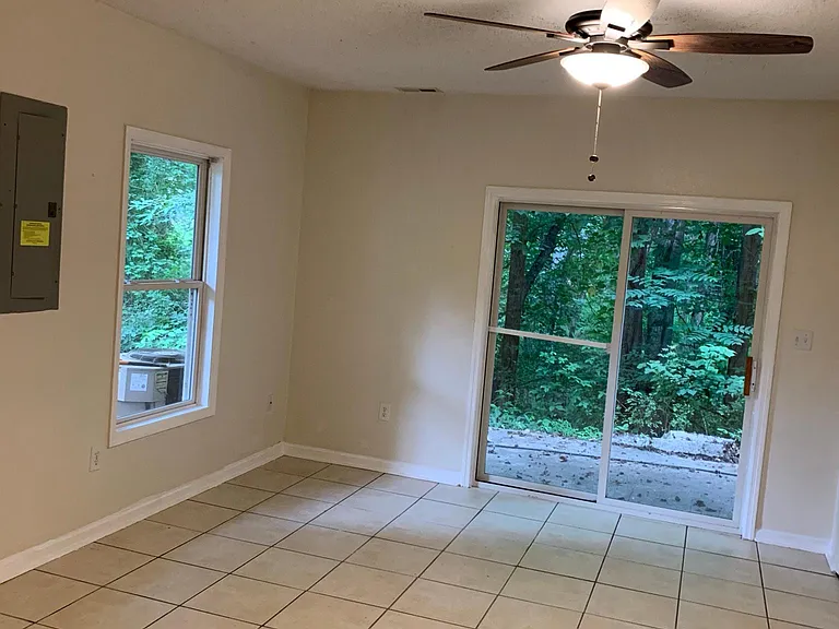 23 Nicola Dr — Photo 9