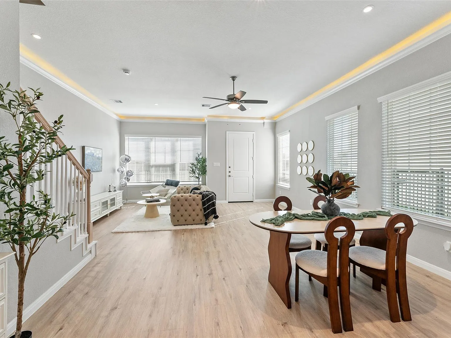 3 bed, 2.5 bath, 1462 sqft, $1,895 — Photo 4