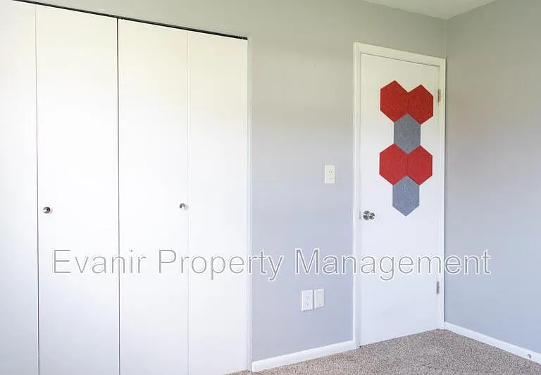 790 Branford Rd — Photo 19
