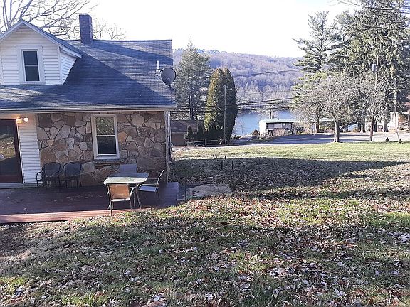 3rd image of 852 Deep Creek Dr