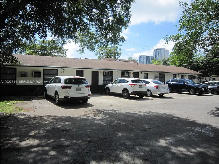522 N 19th Ave #5 — Photo 16