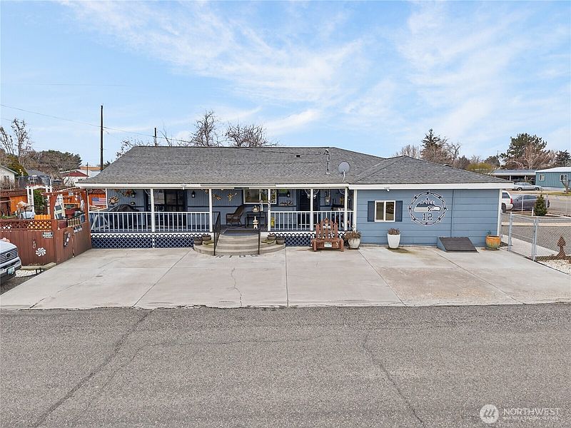 2nd image of 232 6th Avenue