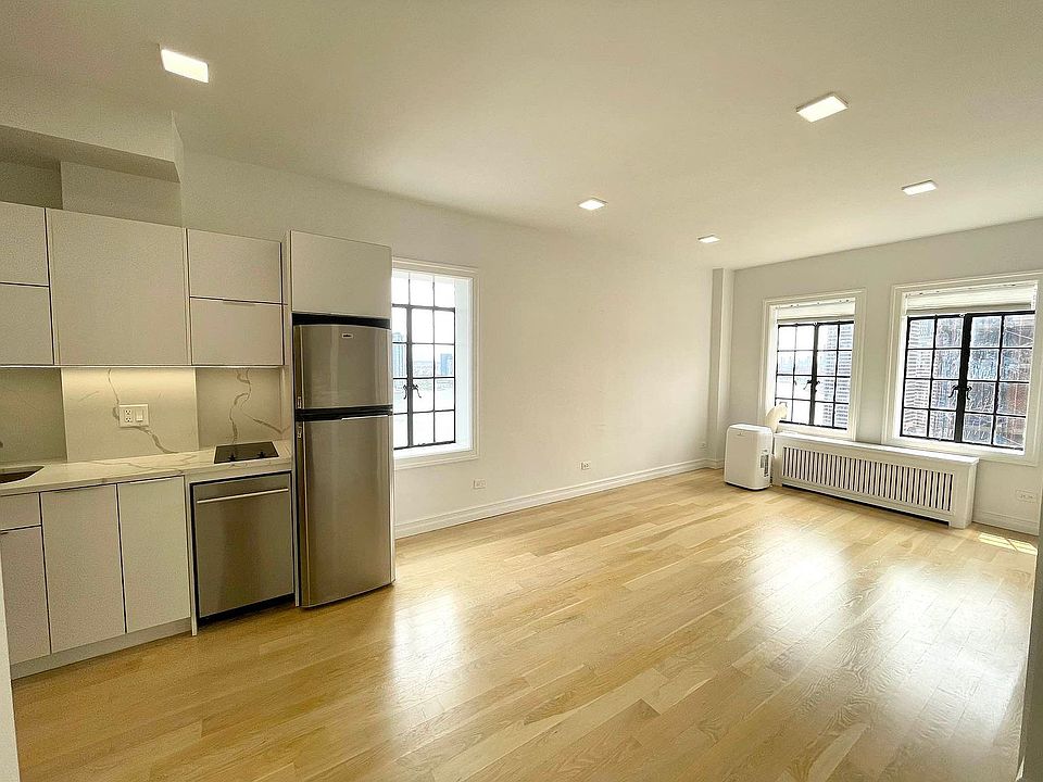 1st image of 45 Tudor City Pl #2171