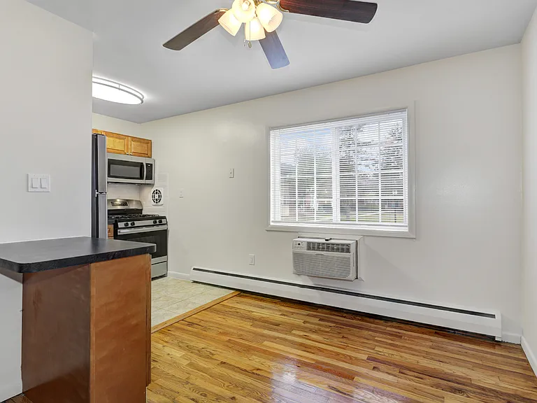 Eastgate Apartments — Photo 11