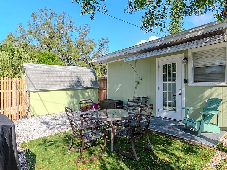 675 Clearwater Largo Rd S — Photo 49