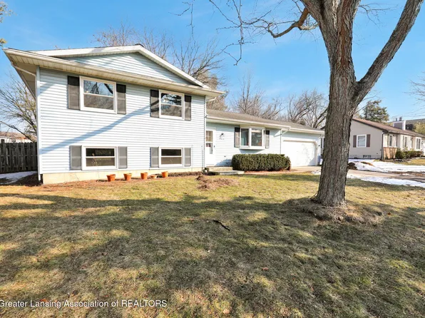 2414 Pine Tree Rd, Holt, MI 48842