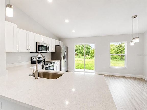 3rd image of 14512 SW 25th Ln