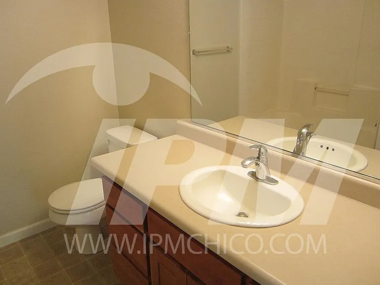 32 Baltar Loop — Photo 10