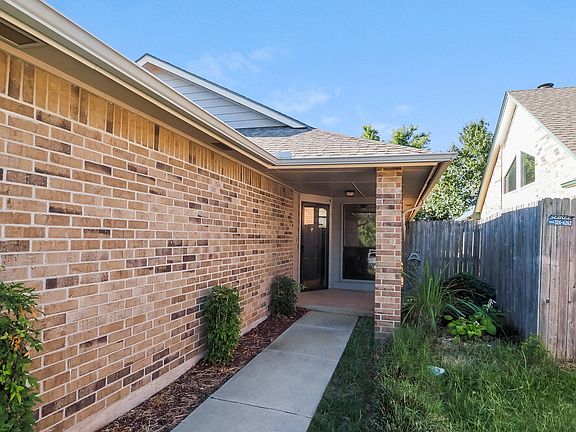 4th image of 7728 Doris Dr