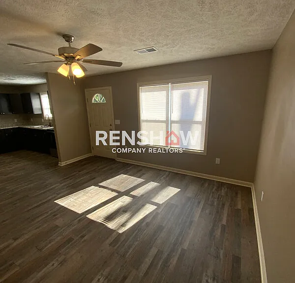 133 Hawthorne Ave — Photo 5