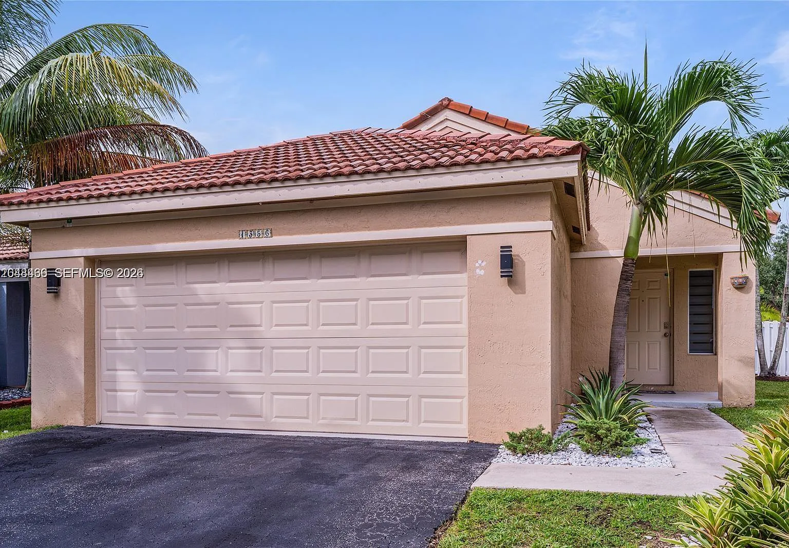 Sectors 3 & 4 Boundary Pl — Photo 1