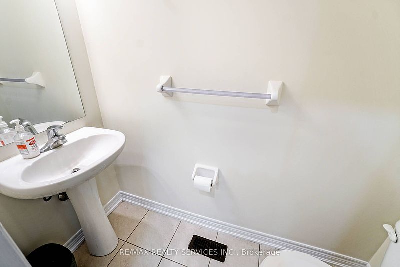 Brampton Townhouse for rent - 3 Bedrooms — photo 15