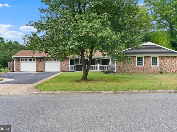 1307 Parkington Ln, Bowie, MD 20716