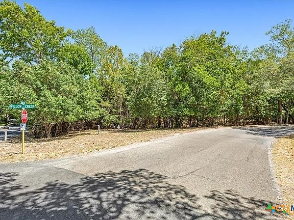 4th image of 717 Willow Creek Rd