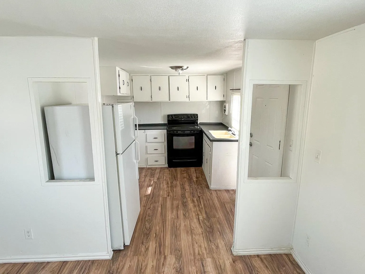 Studio, 400 sqft, $500 — Photo 4