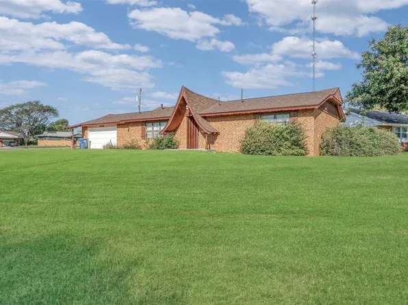1600 Crestview Dr, Cordell, OK 73632