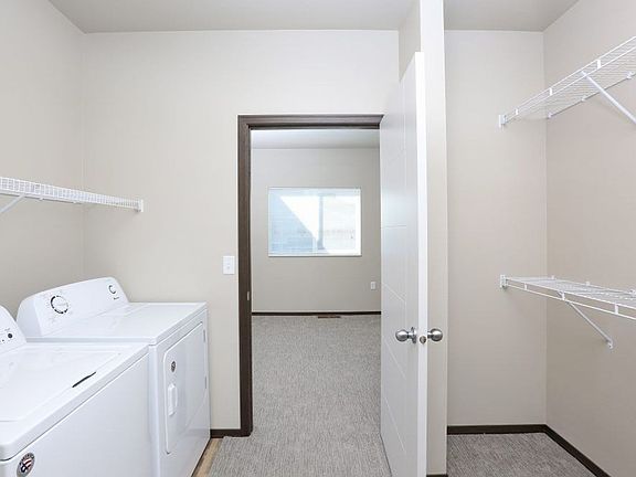 5th image of 120 N Sycamore Ave #101