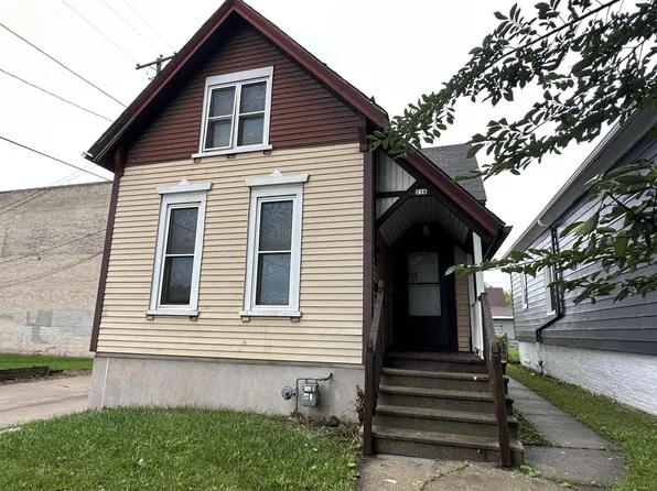 216 W Center STREET, Milwaukee, WI 53212