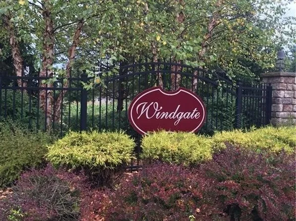 Kim St NE, Hartville, OH 44632