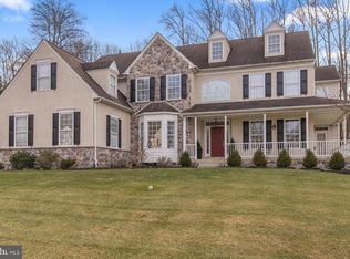 6 John Larkin Dr, Garnet Valley, PA 19060