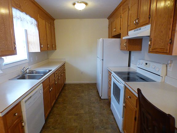 5th image of 127 Courtland Dr