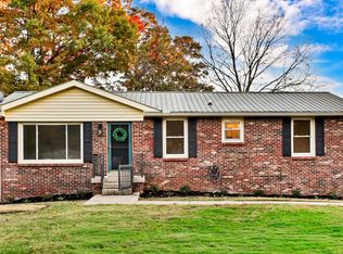 310 Lake Court Dr, Clarksville, TN 37043