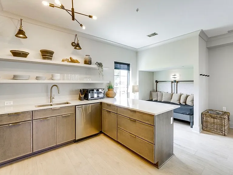 411 S Rath Ave #2 — Photo 7