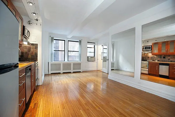 Rented by Coleman Real Estate Group | media 10