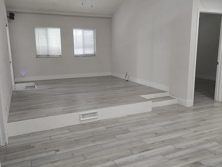 269 NW 7th St #421 — Photo 17