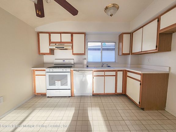3rd image of 761 Barlow Ave