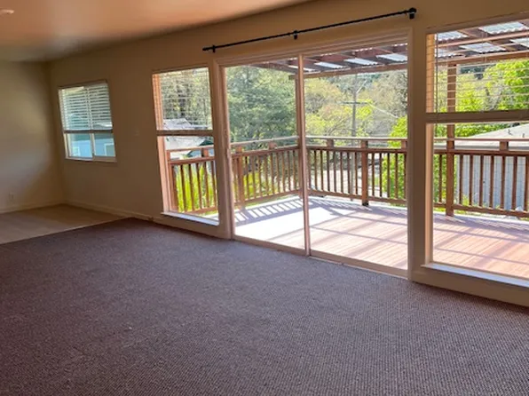 7 Oak Tree Ln APT 2, Fairfax, CA 94930