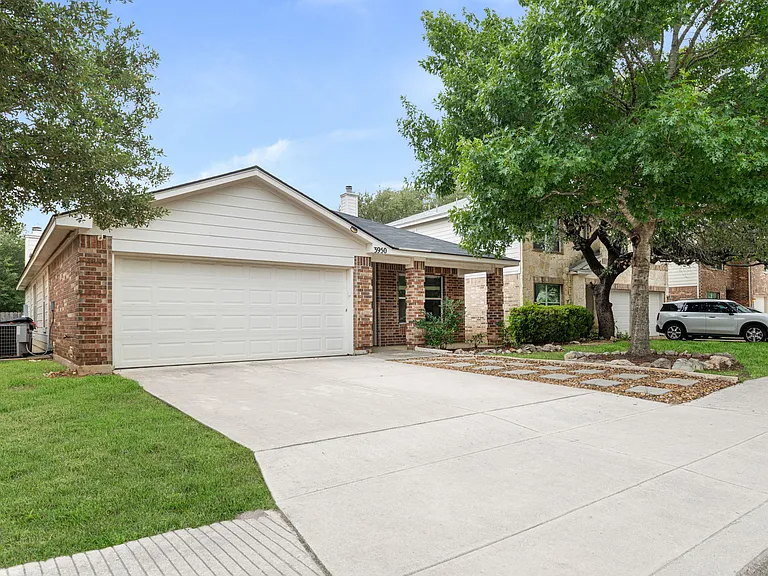 3950 Canyon Pkwy — Photo 3