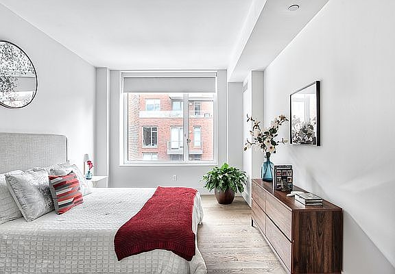 5th image of 510 E 14th St APT 607