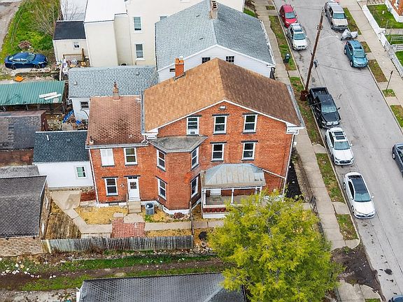 5th image of 407 E 17th St