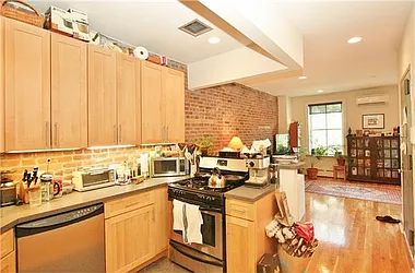 Rented by R New York