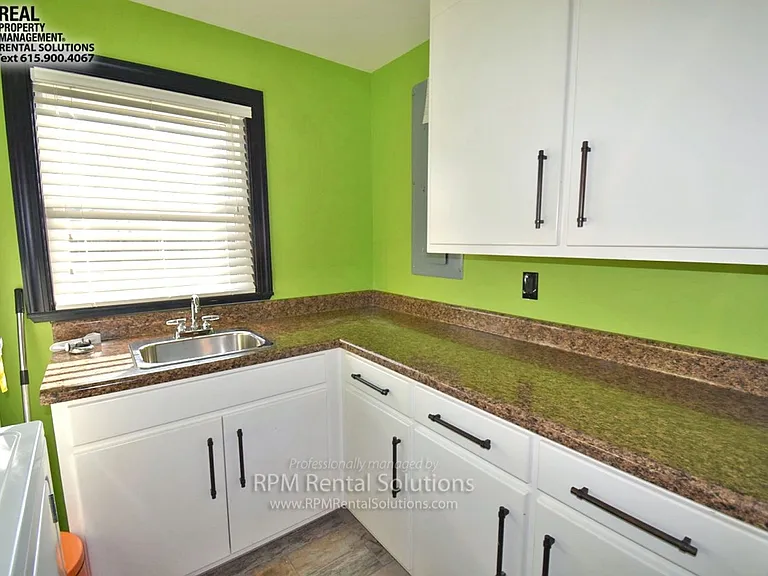 304 Jakes Ave — Photo 21