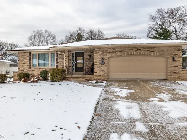 7195 Lakeview Dr, Parma, OH 44129