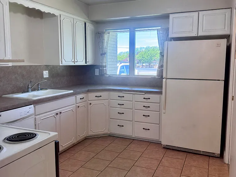 487 Gustafson Dr — Photo 5