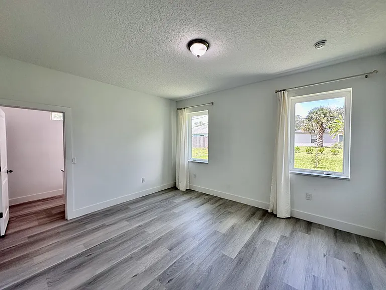 1370 Cogan Dr SE — Photo 7