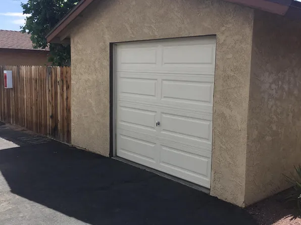 16756 Lime St, 16756 Lime St APT C, Hesperia, CA 92345