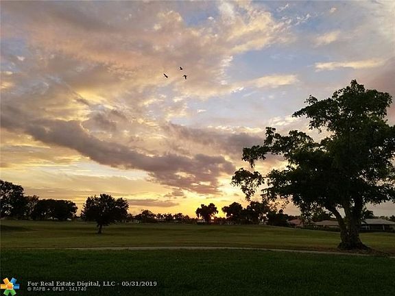 TWILIGHT GOLF VIEW