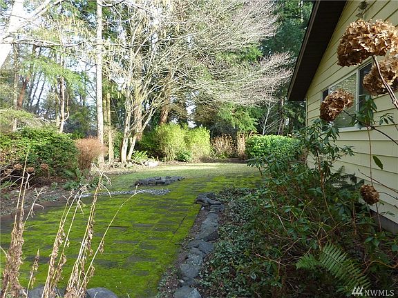 5th image of 2021 Ponderosa Dr SE