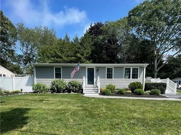5 Wayland Trl, Narragansett, RI 02882