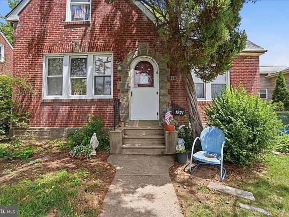 4th image of 1921 Ripley St