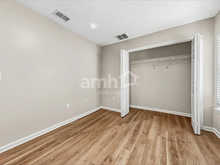 7244 Angela Dr — Photo 15