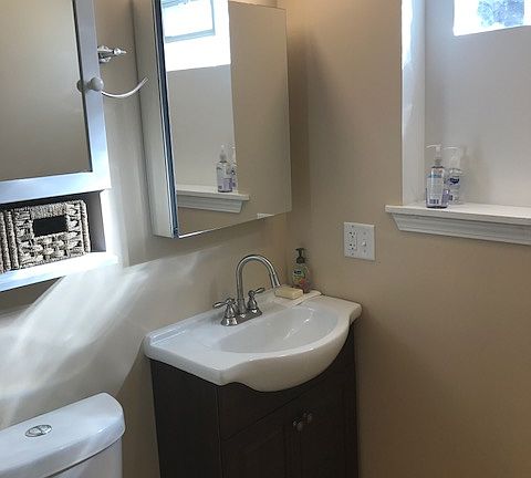 2nd image of 512 Carlyle Ln