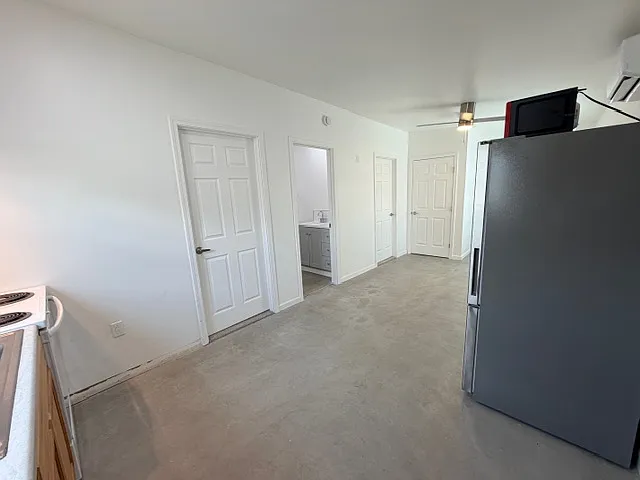 916 E Elm St #A-2 — Photo 5