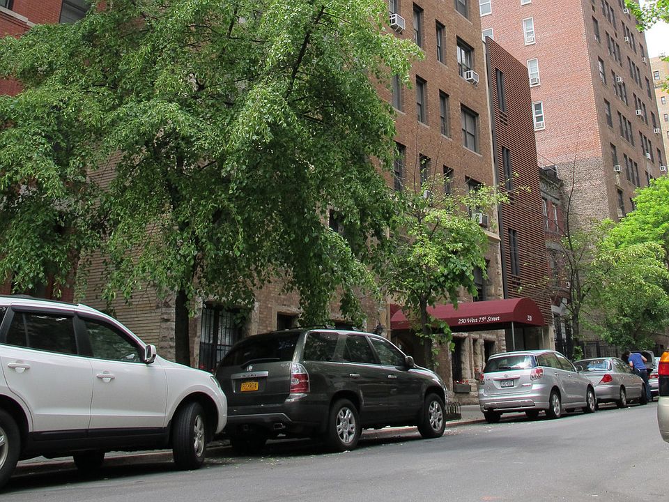 1st image of 250 W 75th St APT 4A